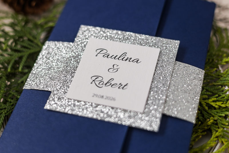 Zaproszenia na ślub folder z opaską z brokatowego srebra